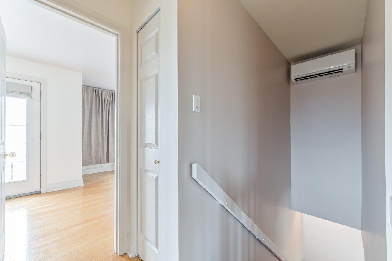 









2052


Rue Honoré-Mercier

,
Sainte-Julie,




QC
J3E2K1

