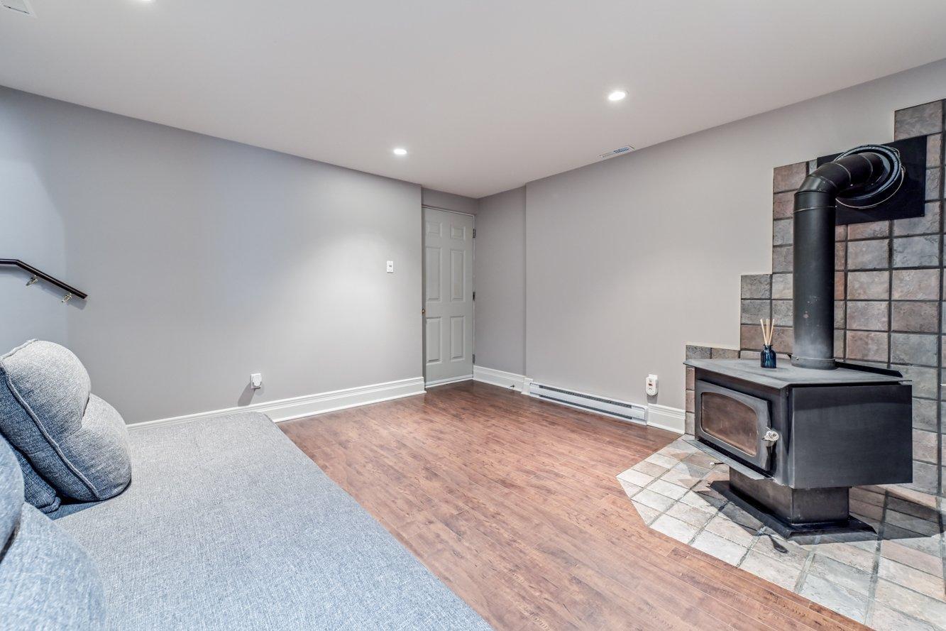 









2052


Rue Honoré-Mercier

,
Sainte-Julie,




QC
J3E2K1

