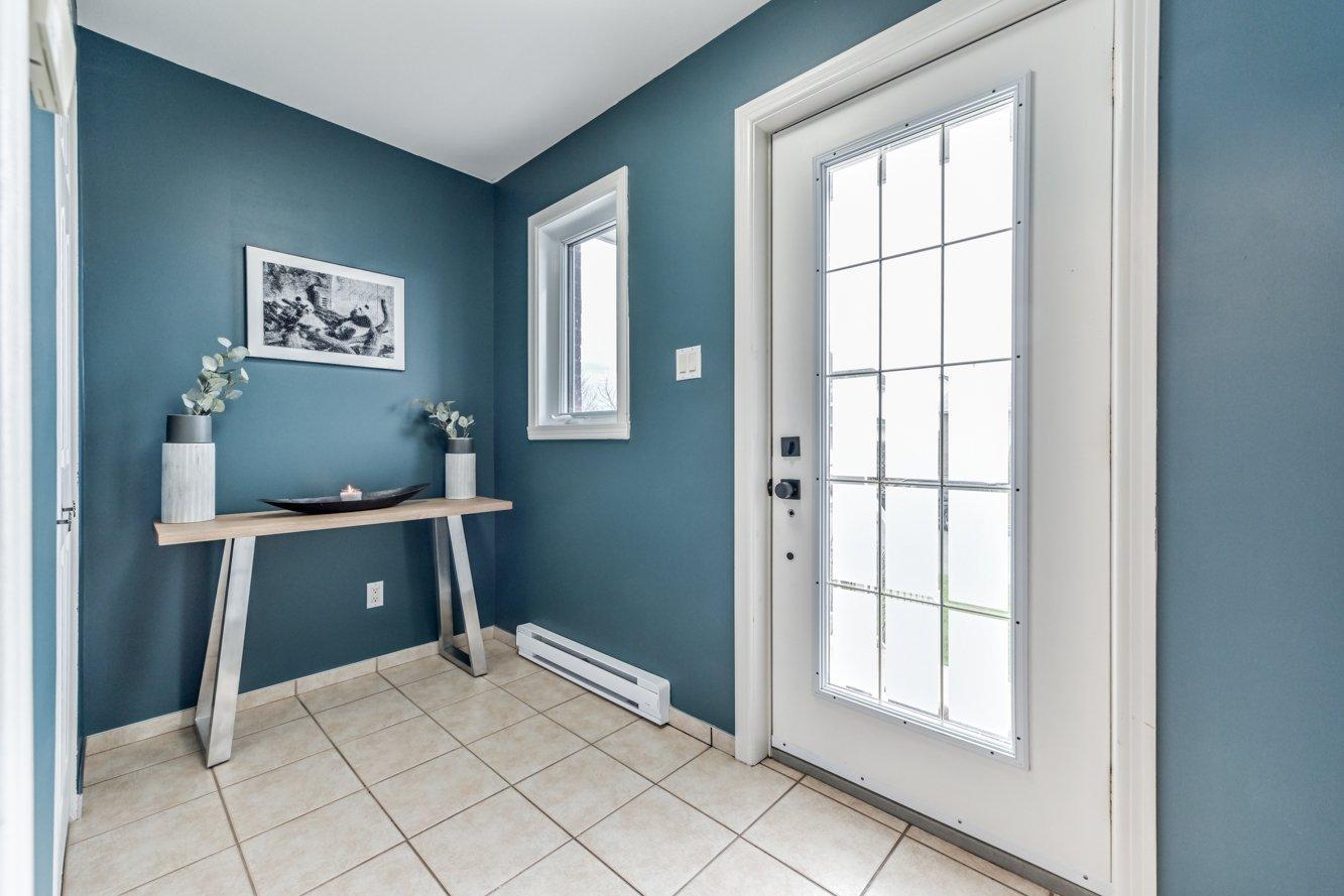 









2052


Rue Honoré-Mercier

,
Sainte-Julie,




QC
J3E2K1

