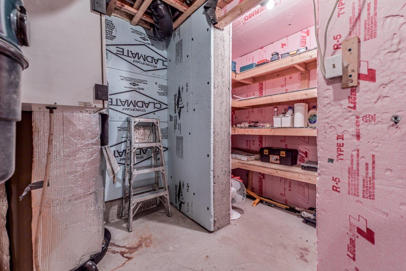 









2052


Rue Honoré-Mercier

,
Sainte-Julie,




QC
J3E2K1

