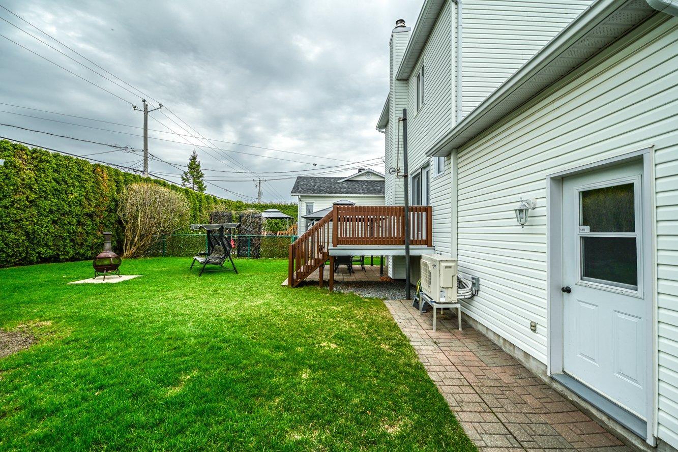 









2052


Rue Honoré-Mercier

,
Sainte-Julie,




QC
J3E2K1

