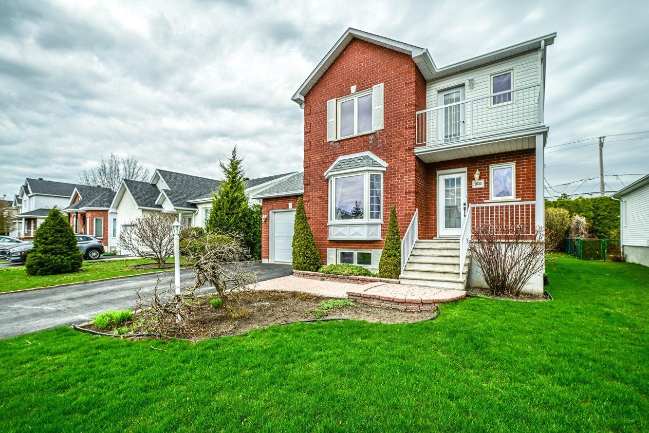 









2052


Rue Honoré-Mercier

,
Sainte-Julie,




QC
J3E2K1

