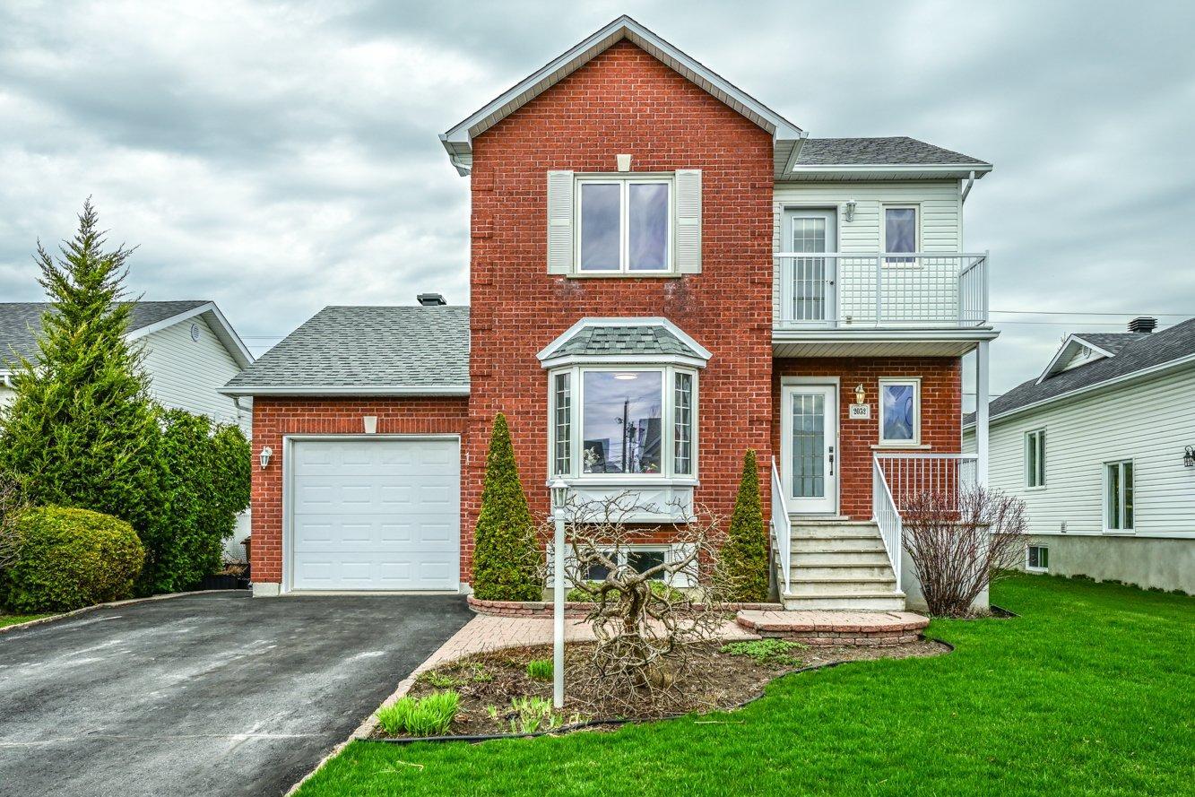 









2052


Rue Honoré-Mercier

,
Sainte-Julie,




QC
J3E2K1

