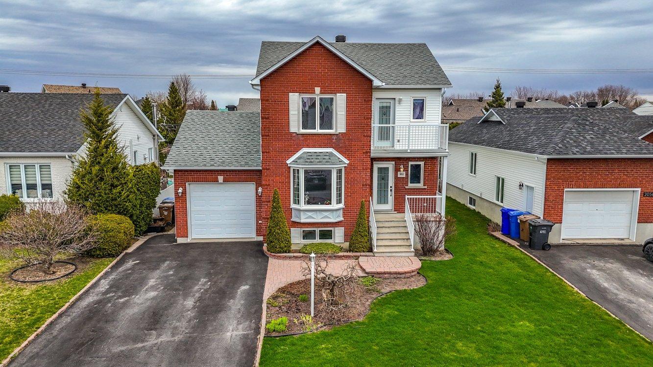 









2052


Rue Honoré-Mercier

,
Sainte-Julie,




QC
J3E2K1

