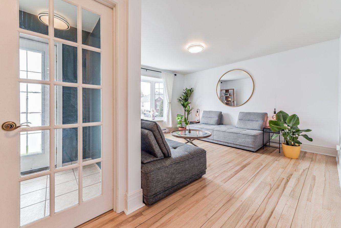 









2052


Rue Honoré-Mercier

,
Sainte-Julie,




QC
J3E2K1

