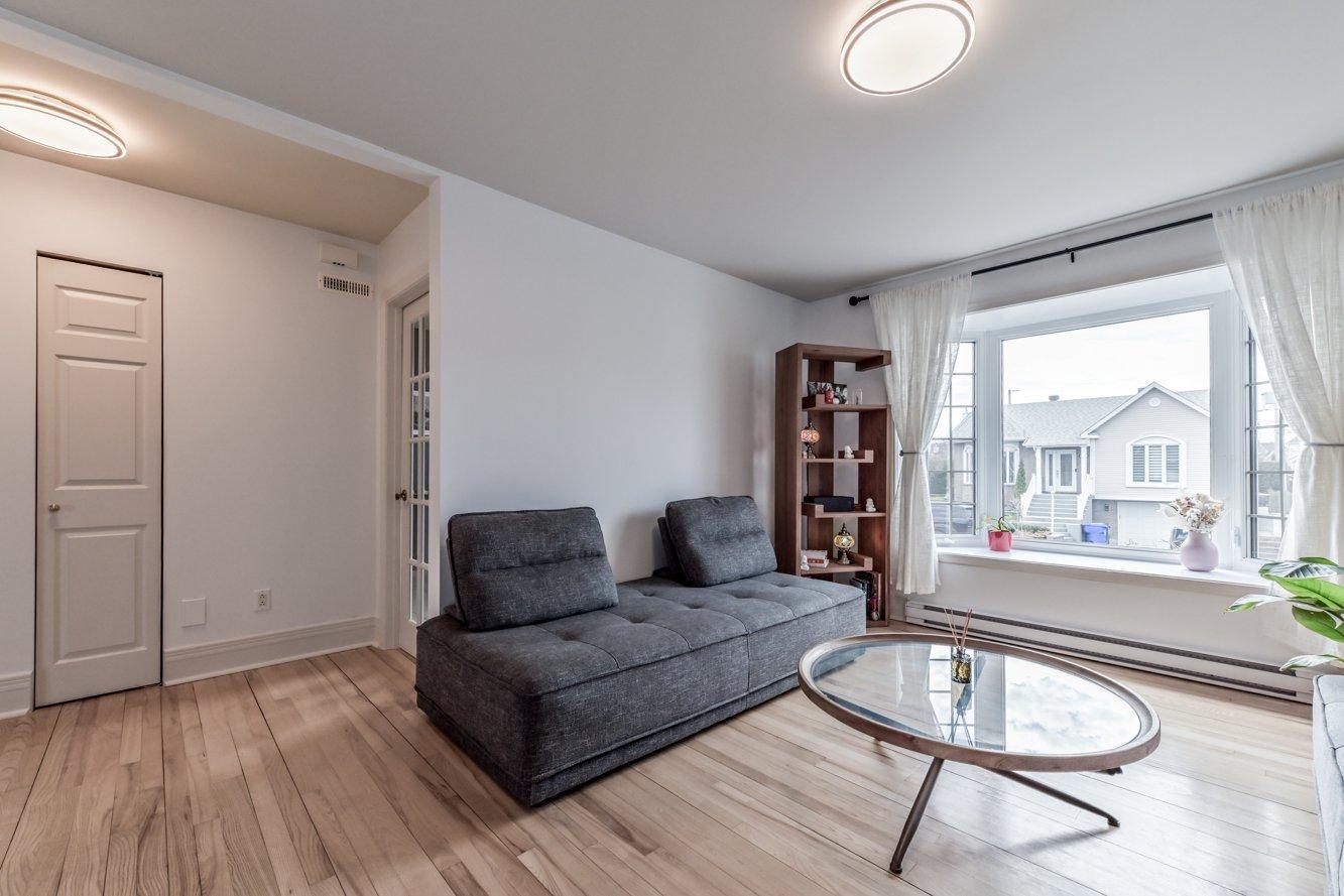 









2052


Rue Honoré-Mercier

,
Sainte-Julie,




QC
J3E2K1

