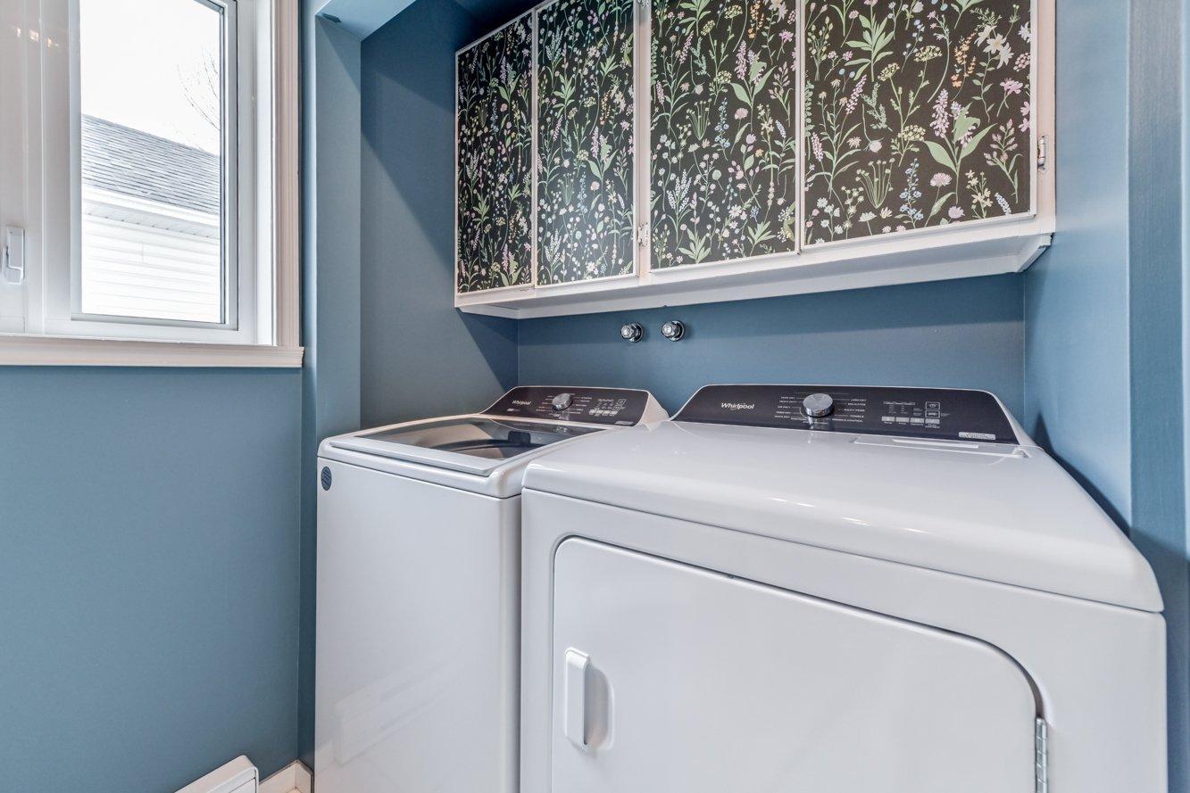 









2052


Rue Honoré-Mercier

,
Sainte-Julie,




QC
J3E2K1

