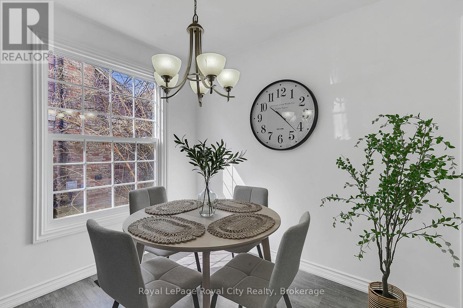 












1873 FOUR SEASONS DRIVE

,
Burlington (Tyandaga),




Ontario
L7P3B1

