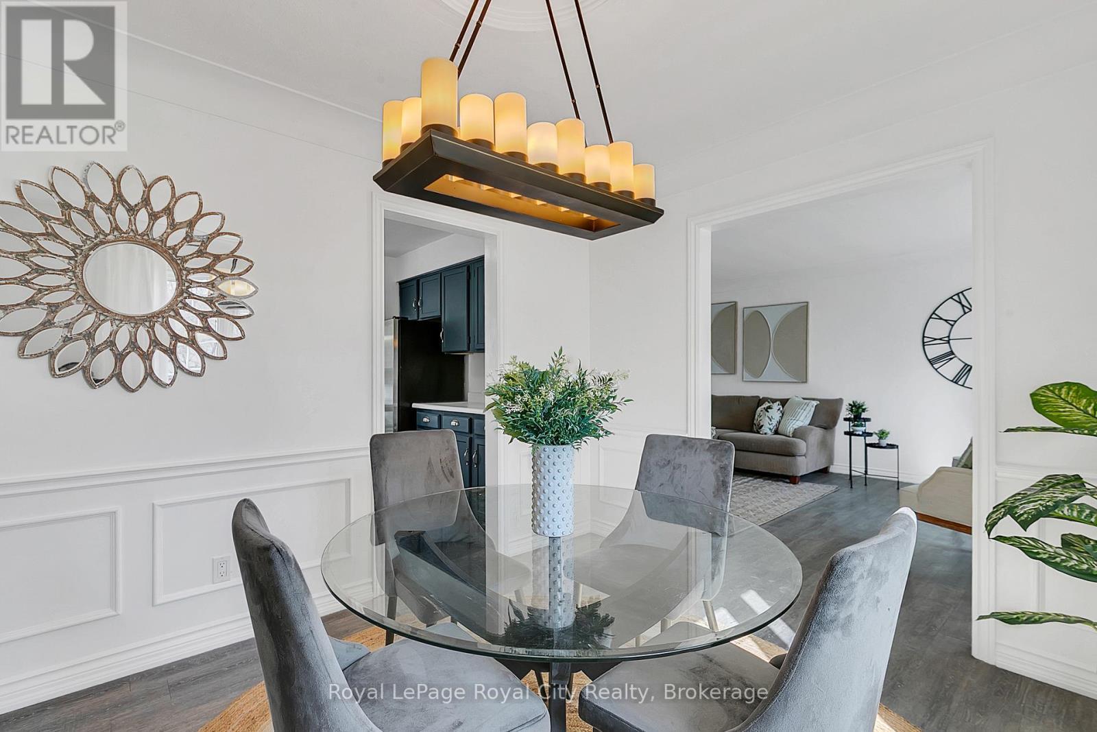 












1873 FOUR SEASONS DRIVE

,
Burlington (Tyandaga),




Ontario
L7P3B1

