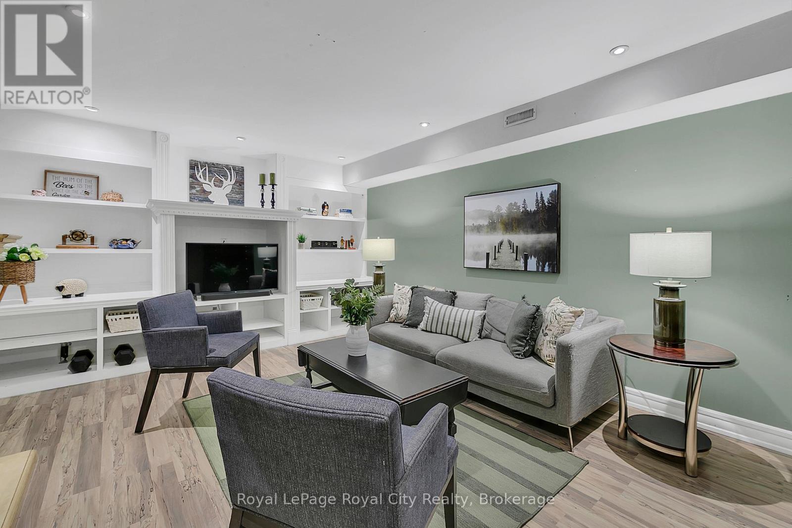 












1873 FOUR SEASONS DRIVE

,
Burlington (Tyandaga),




Ontario
L7P3B1

