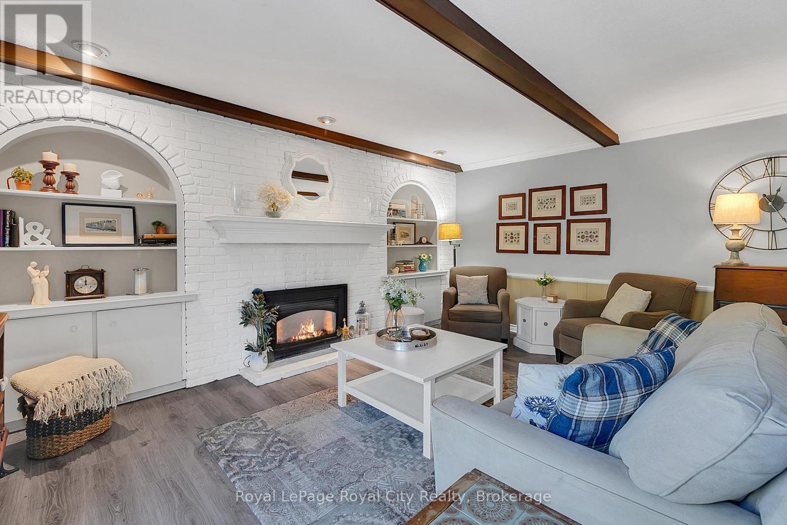 












1873 FOUR SEASONS DRIVE

,
Burlington (Tyandaga),




Ontario
L7P3B1


