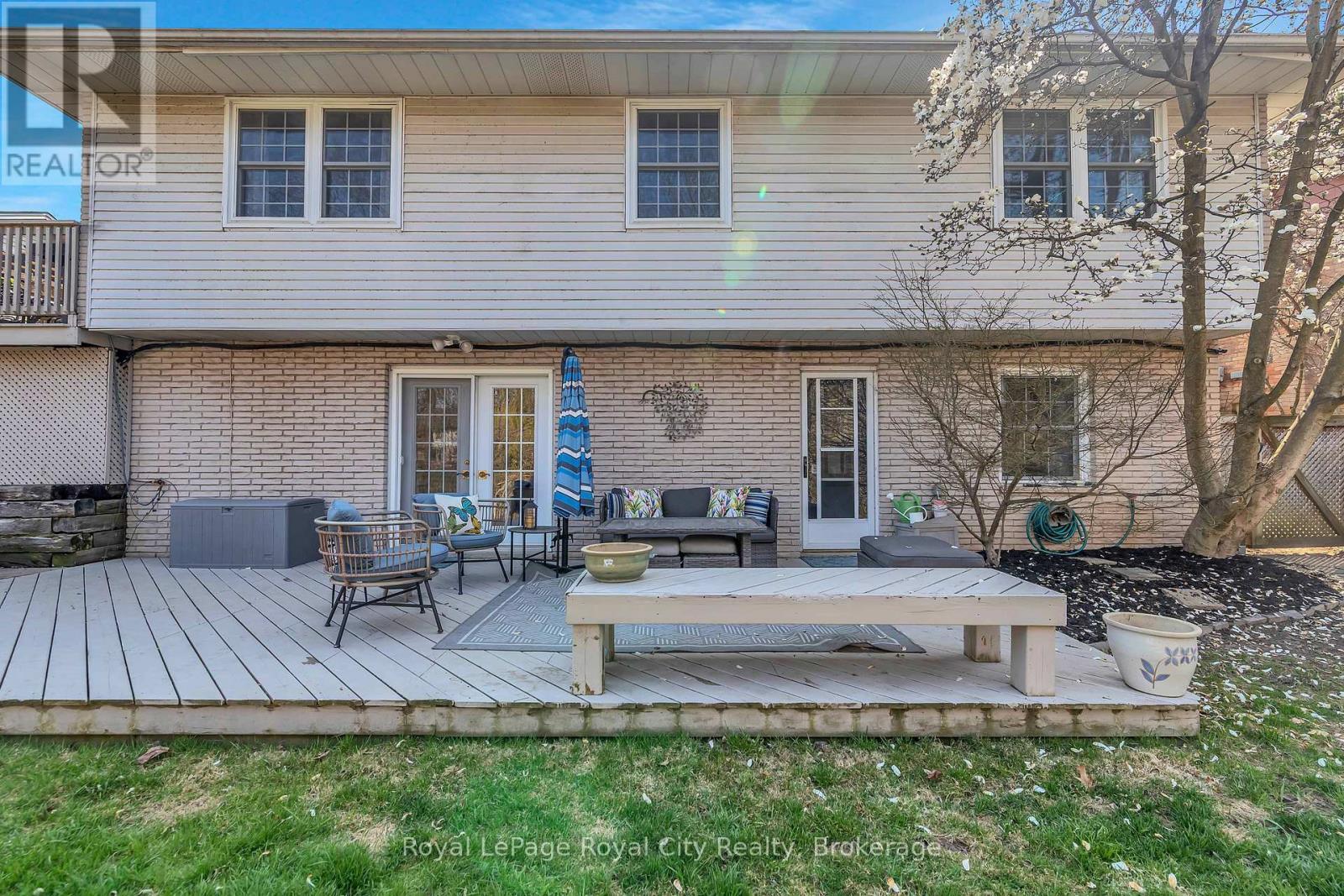 












1873 FOUR SEASONS DRIVE

,
Burlington (Tyandaga),




Ontario
L7P3B1


