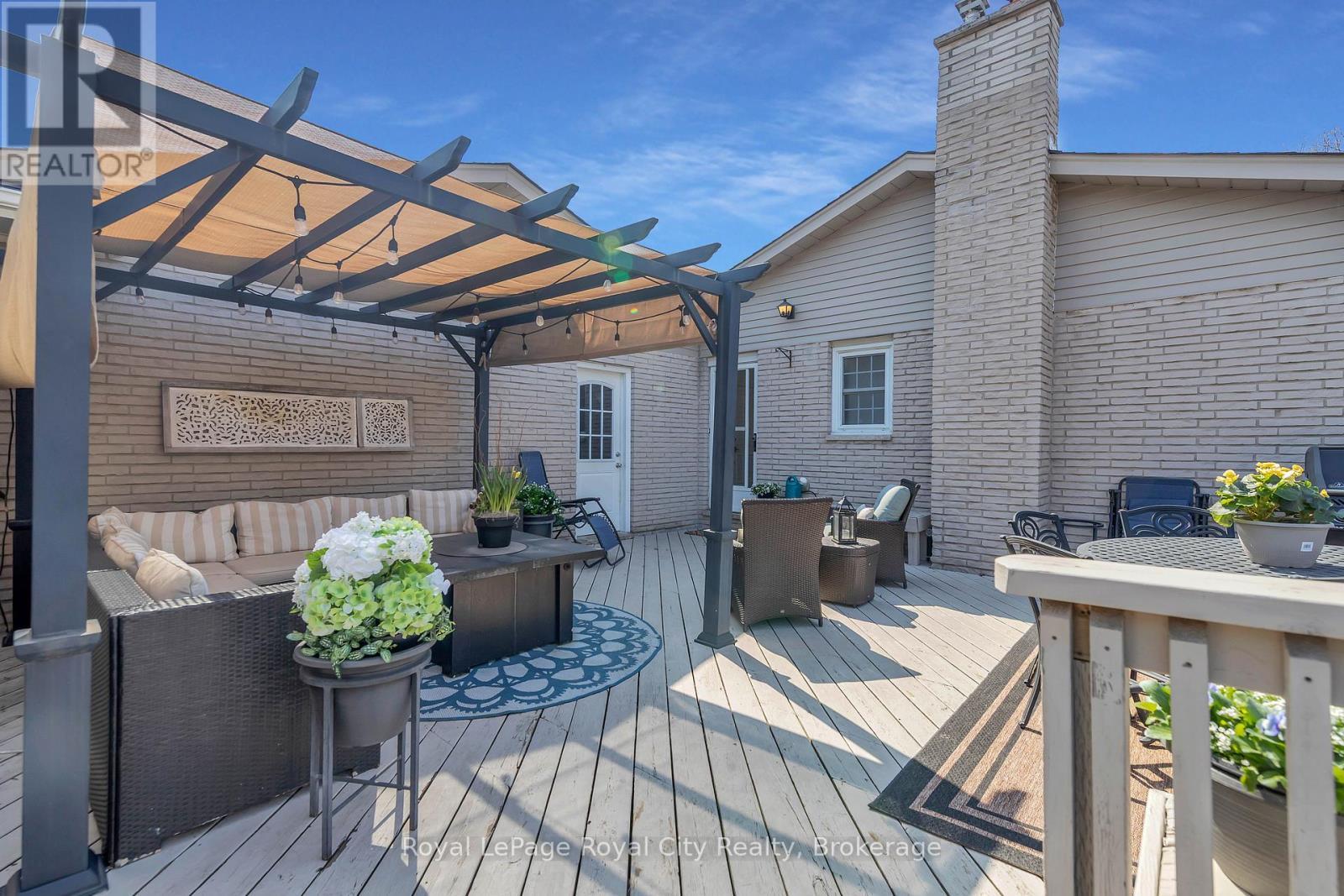 












1873 FOUR SEASONS DRIVE

,
Burlington (Tyandaga),




Ontario
L7P3B1

