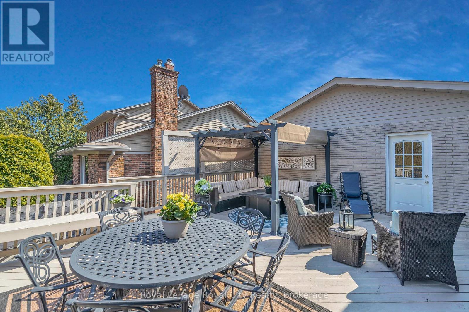 












1873 FOUR SEASONS DRIVE

,
Burlington (Tyandaga),




Ontario
L7P3B1

