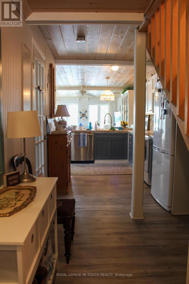 












7698 OAK POINT ROAD

,
Ramara,




Ontario
L0K2B0

