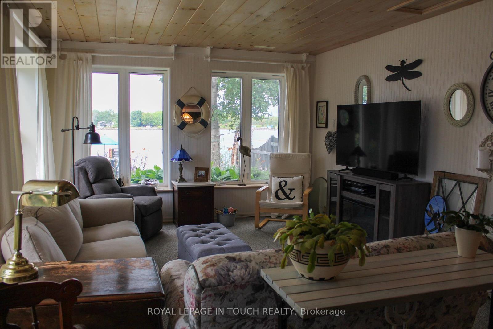 












7698 OAK POINT ROAD

,
Ramara,




Ontario
L0K2B0

