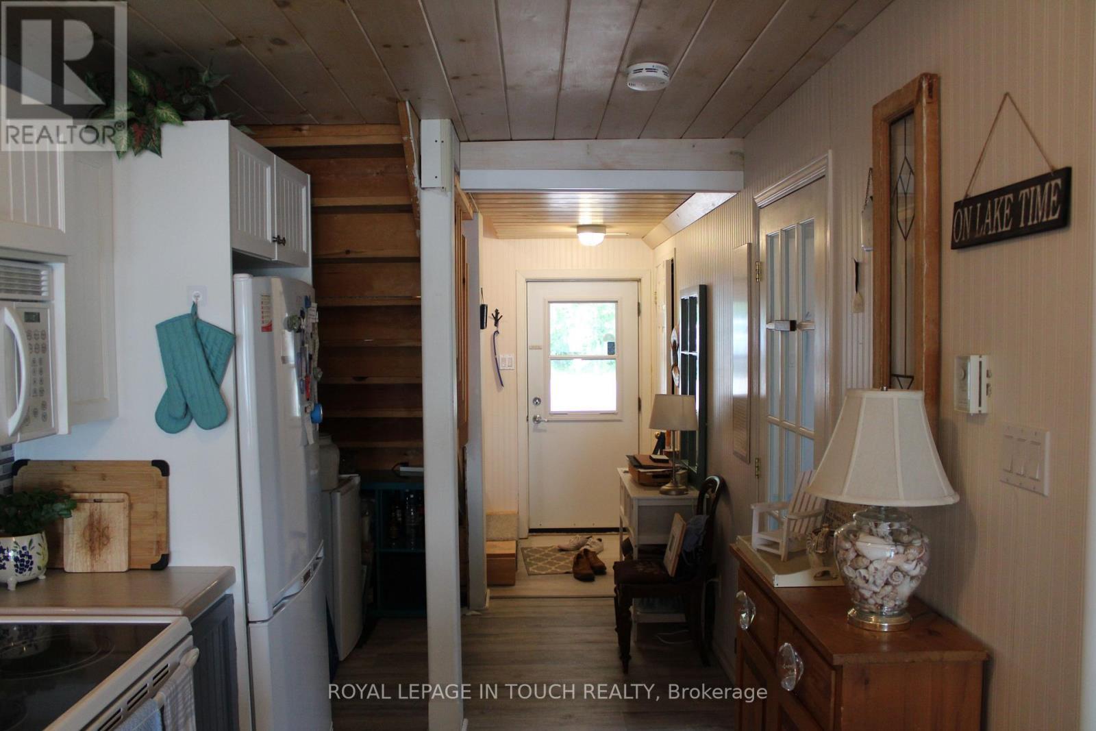 












7698 OAK POINT ROAD

,
Ramara,




Ontario
L0K2B0

