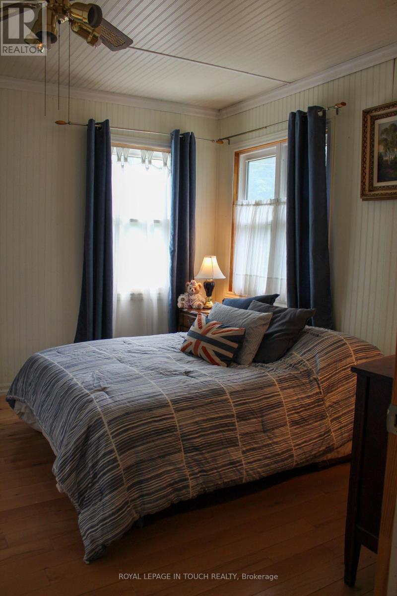 












7698 OAK POINT ROAD

,
Ramara,




Ontario
L0K2B0

