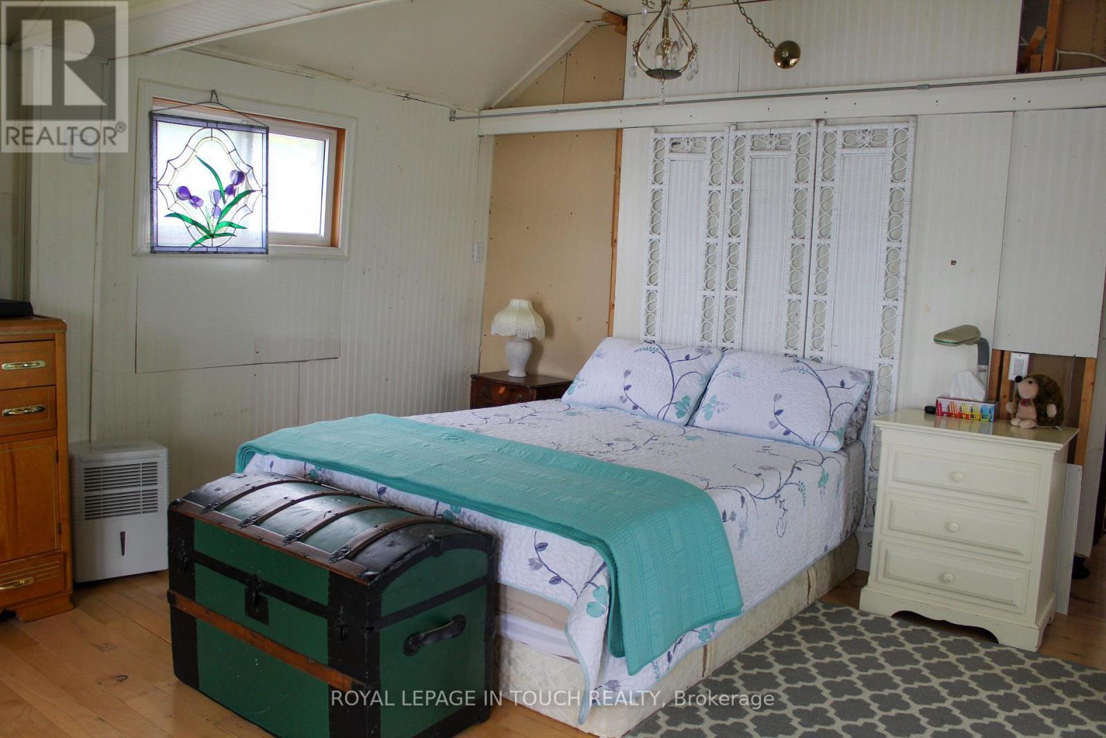 












7698 OAK POINT ROAD

,
Ramara,




Ontario
L0K2B0

