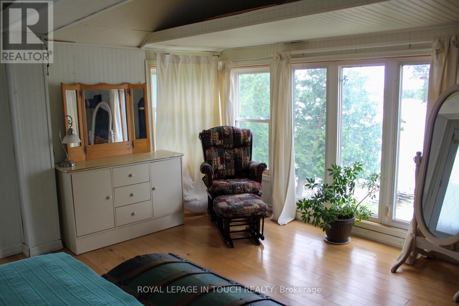 












7698 OAK POINT ROAD

,
Ramara,




Ontario
L0K2B0

