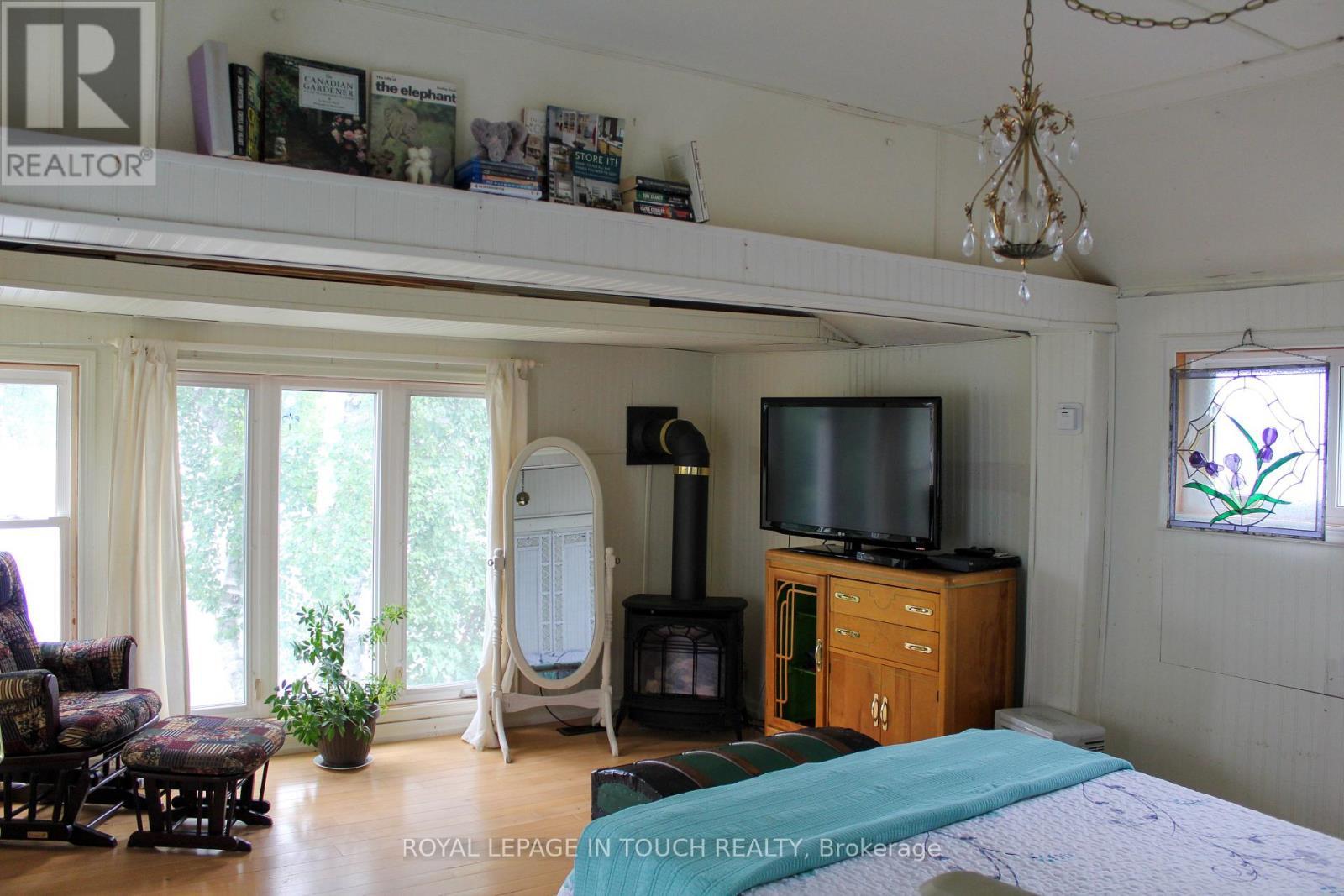 












7698 OAK POINT ROAD

,
Ramara,




Ontario
L0K2B0

