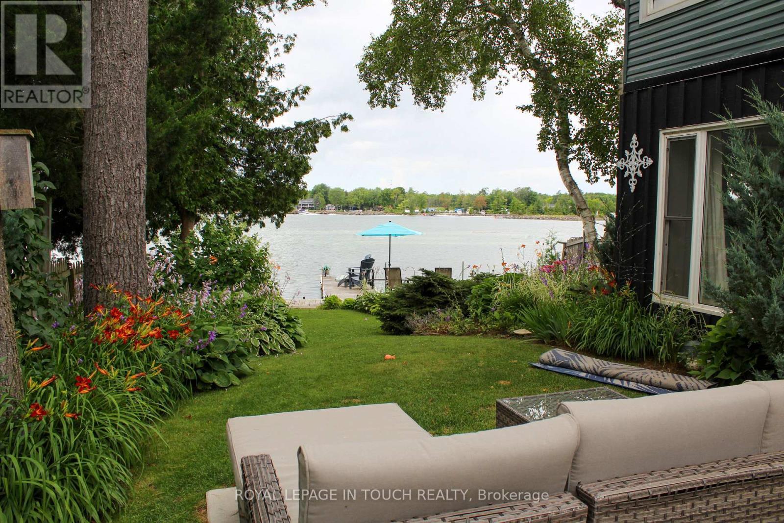 












7698 OAK POINT ROAD

,
Ramara,




Ontario
L0K2B0

