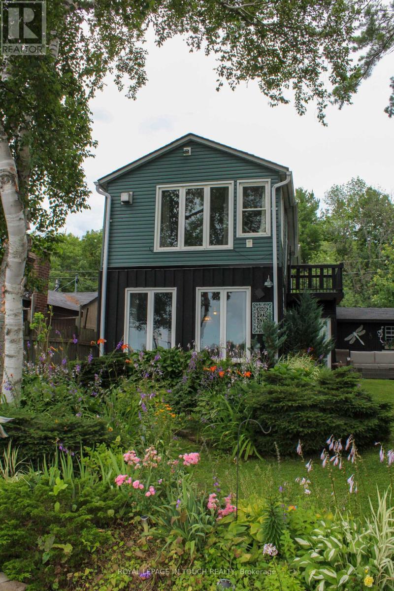 












7698 OAK POINT ROAD

,
Ramara,




Ontario
L0K2B0

