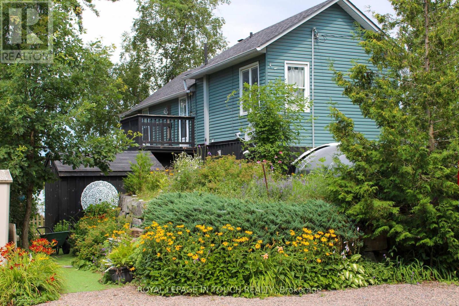 












7698 OAK POINT ROAD

,
Ramara,




Ontario
L0K2B0

