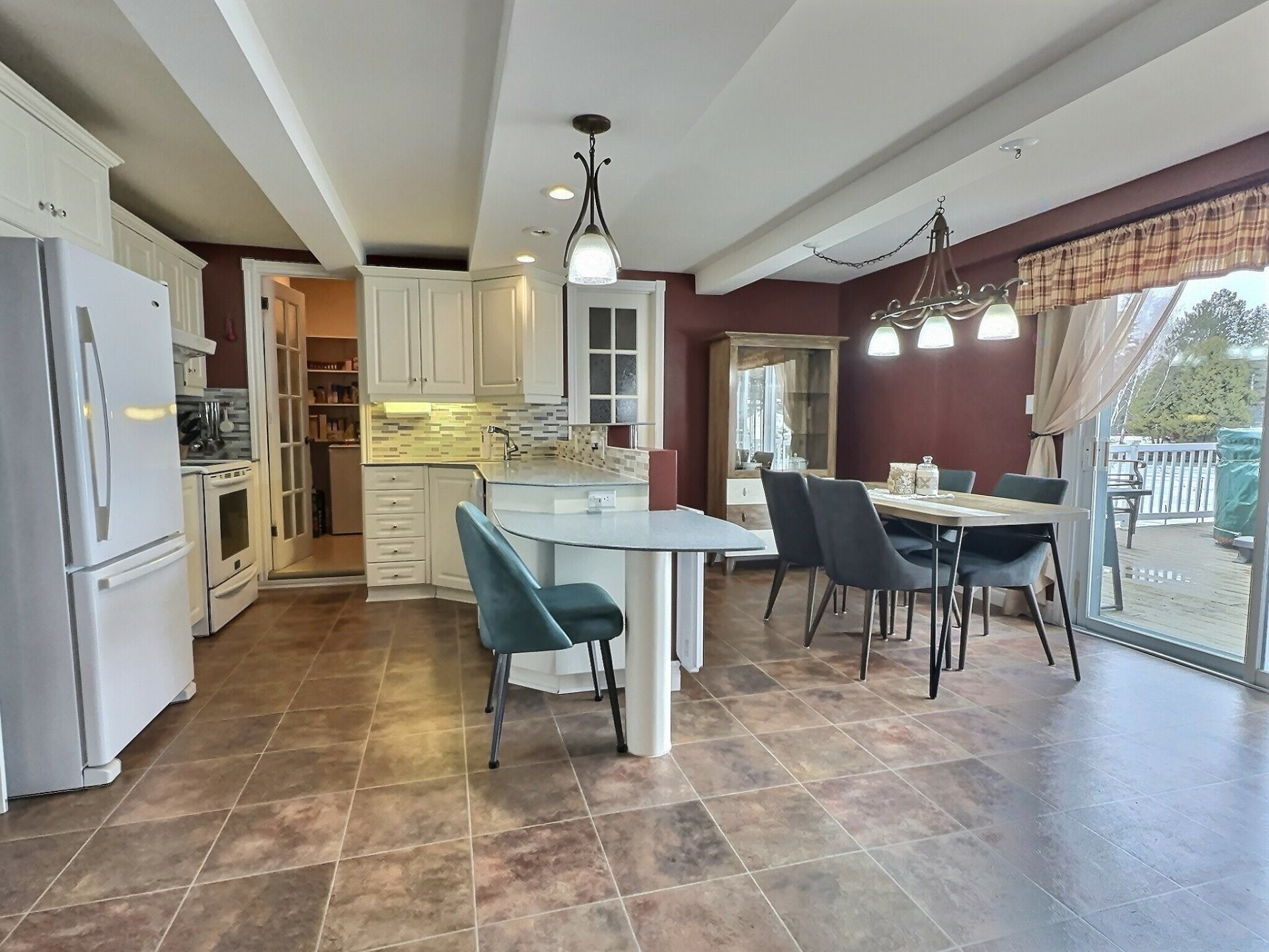 









528


Ch. du Lac-Cameron

,
Saint-Eugène-de-Guigues,




QC
J0Z3L0

