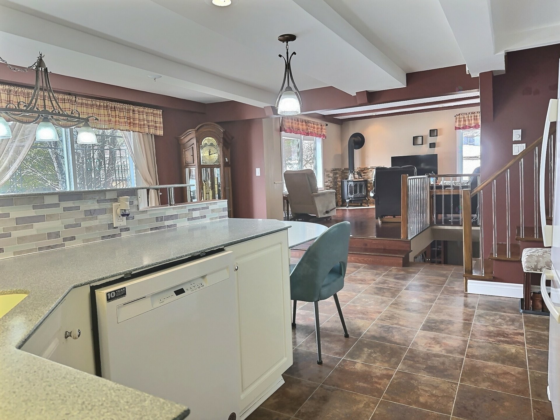 









528


Ch. du Lac-Cameron

,
Saint-Eugène-de-Guigues,




QC
J0Z3L0

