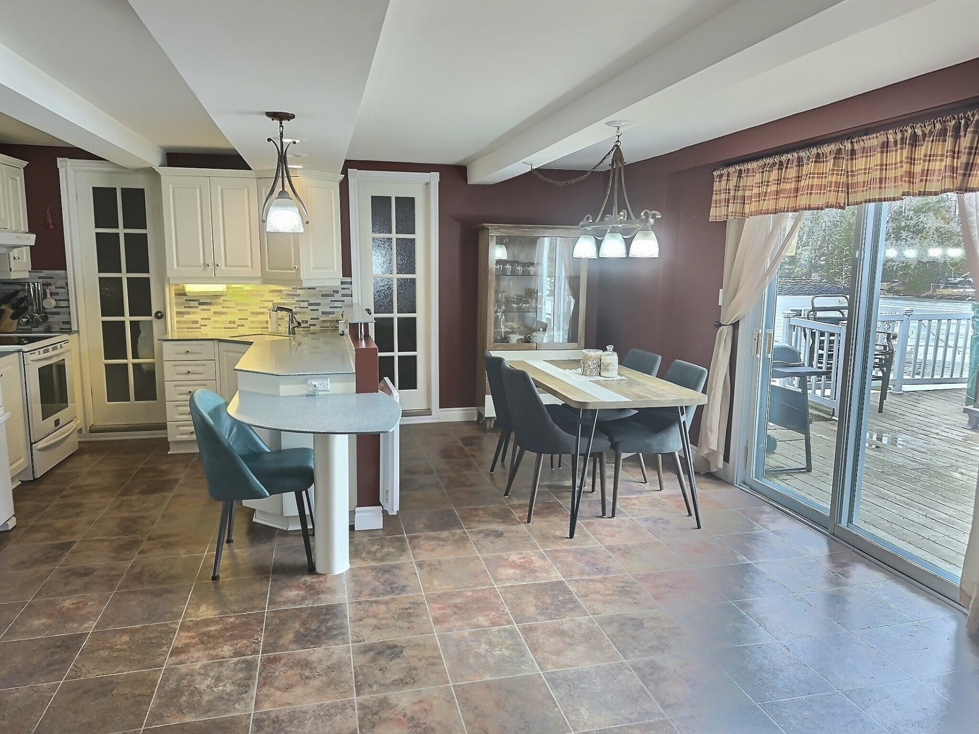 









528


Ch. du Lac-Cameron

,
Saint-Eugène-de-Guigues,




QC
J0Z3L0

