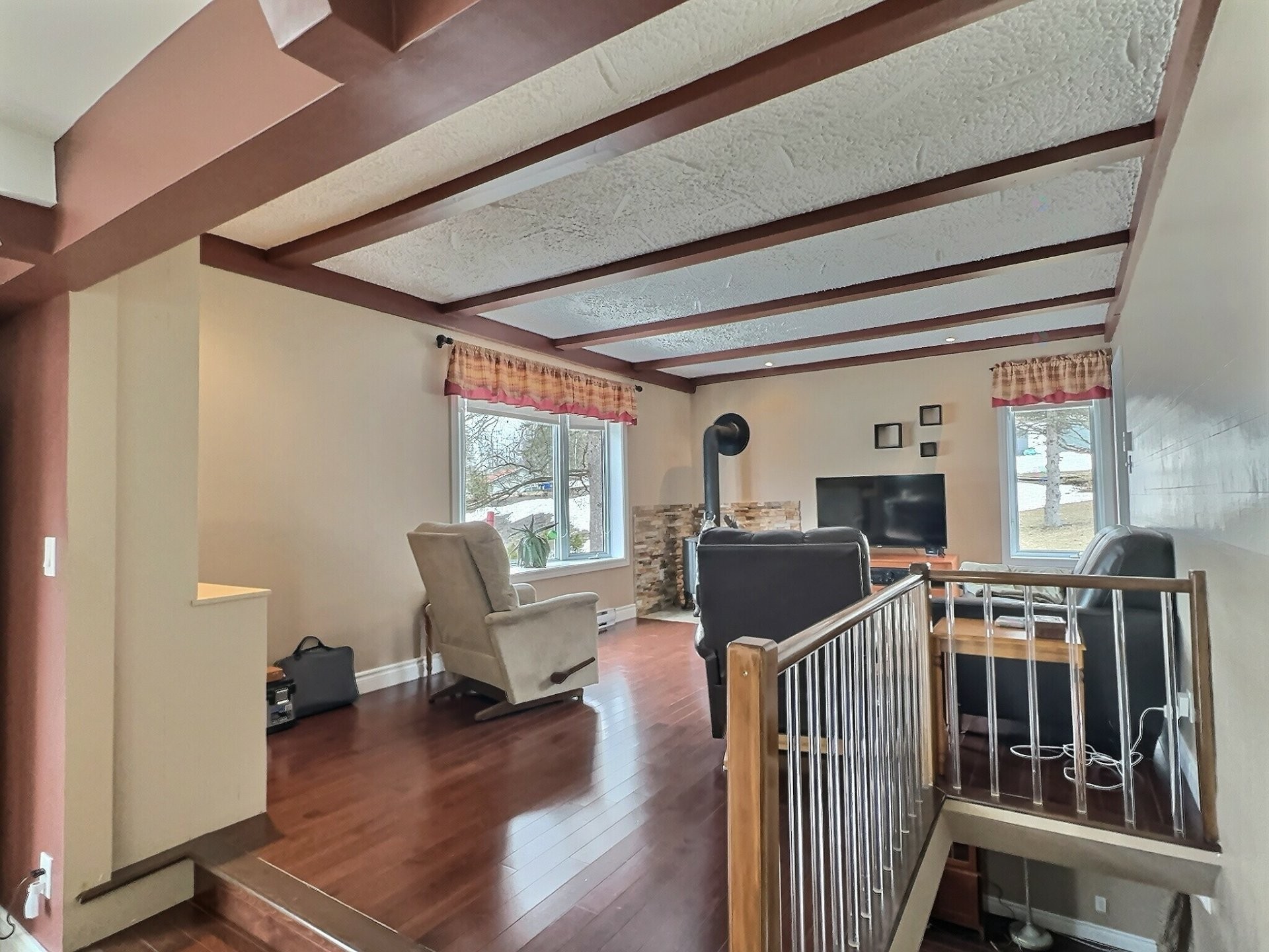









528


Ch. du Lac-Cameron

,
Saint-Eugène-de-Guigues,




QC
J0Z3L0

