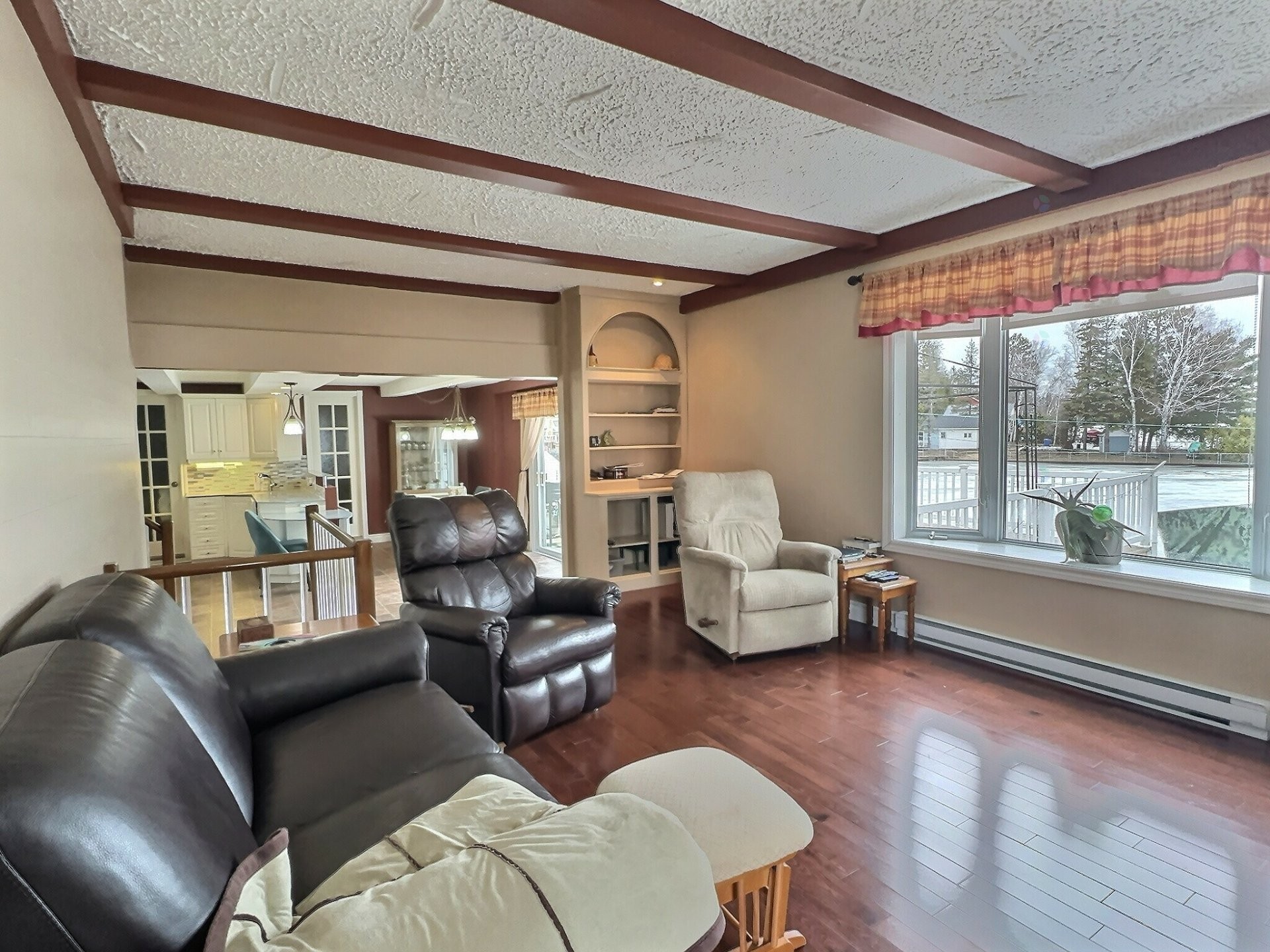 









528


Ch. du Lac-Cameron

,
Saint-Eugène-de-Guigues,




QC
J0Z3L0

