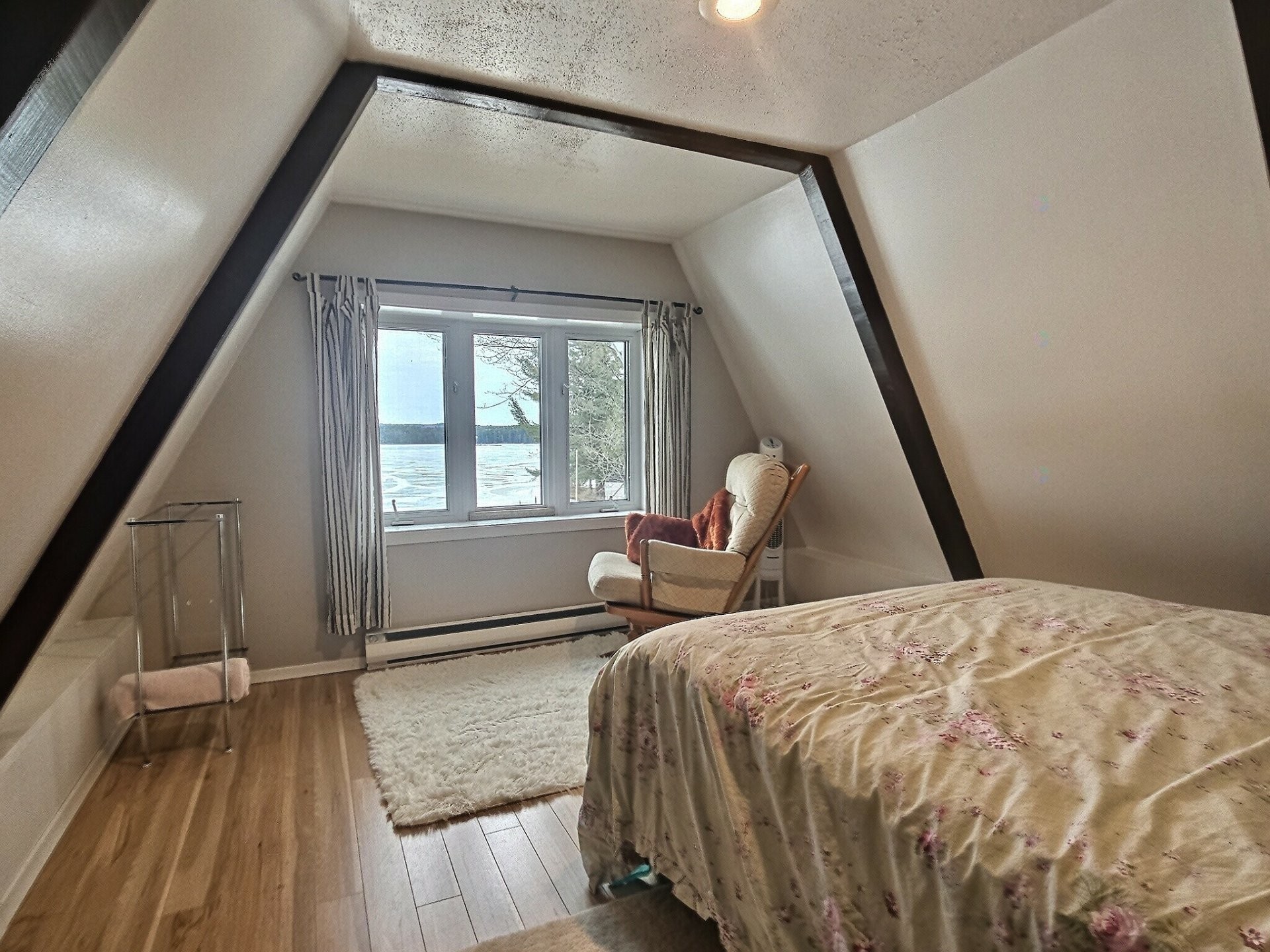 









528


Ch. du Lac-Cameron

,
Saint-Eugène-de-Guigues,




QC
J0Z3L0

