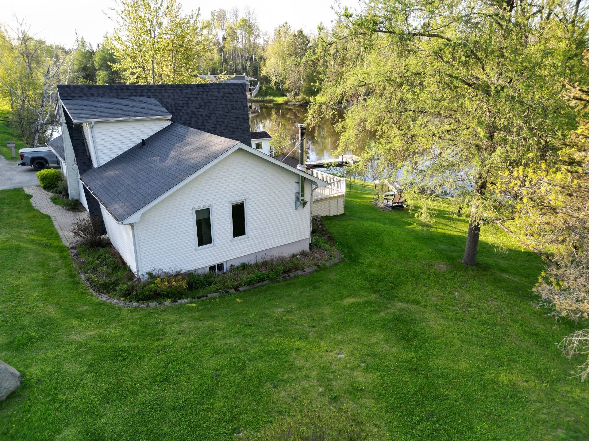 









528


Ch. du Lac-Cameron

,
Saint-Eugène-de-Guigues,




QC
J0Z3L0

