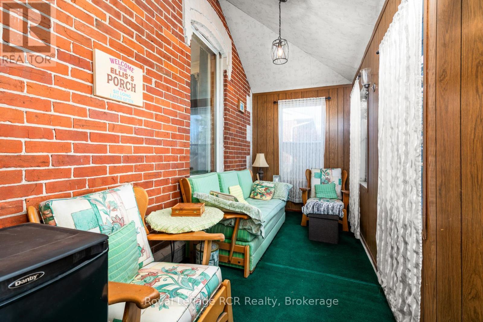 












99 MAITLAND STREET

,
Minto,




Ontario
N0G1Z0

