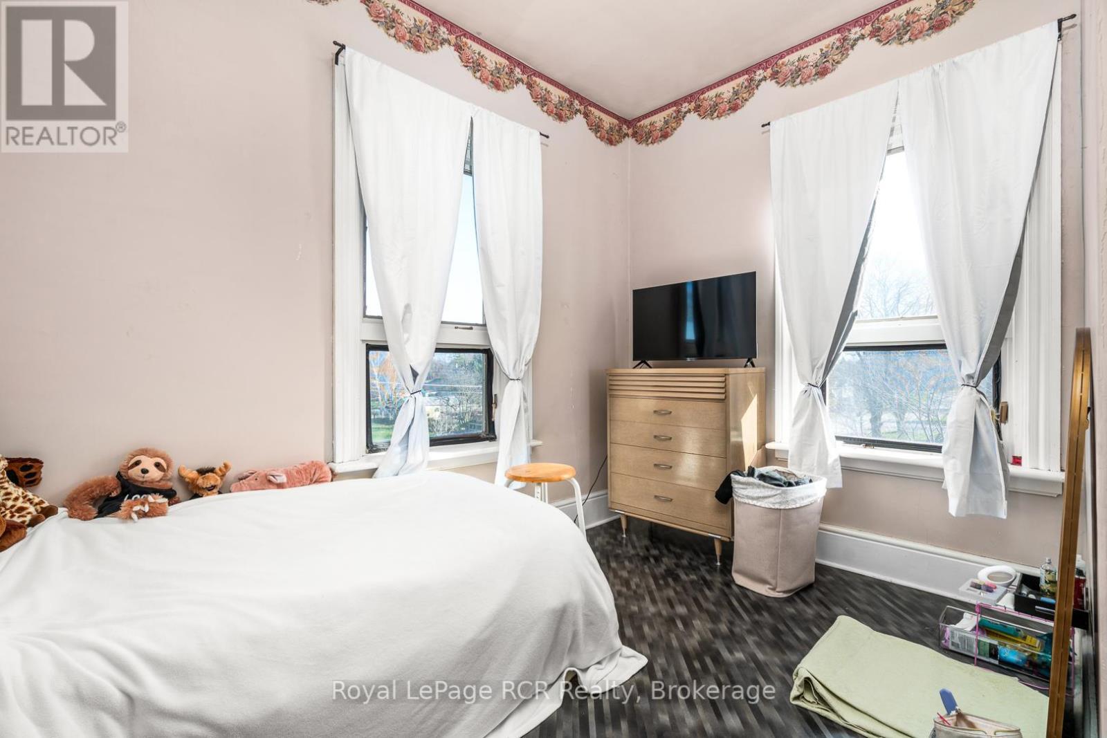 












99 MAITLAND STREET

,
Minto,




Ontario
N0G1Z0

