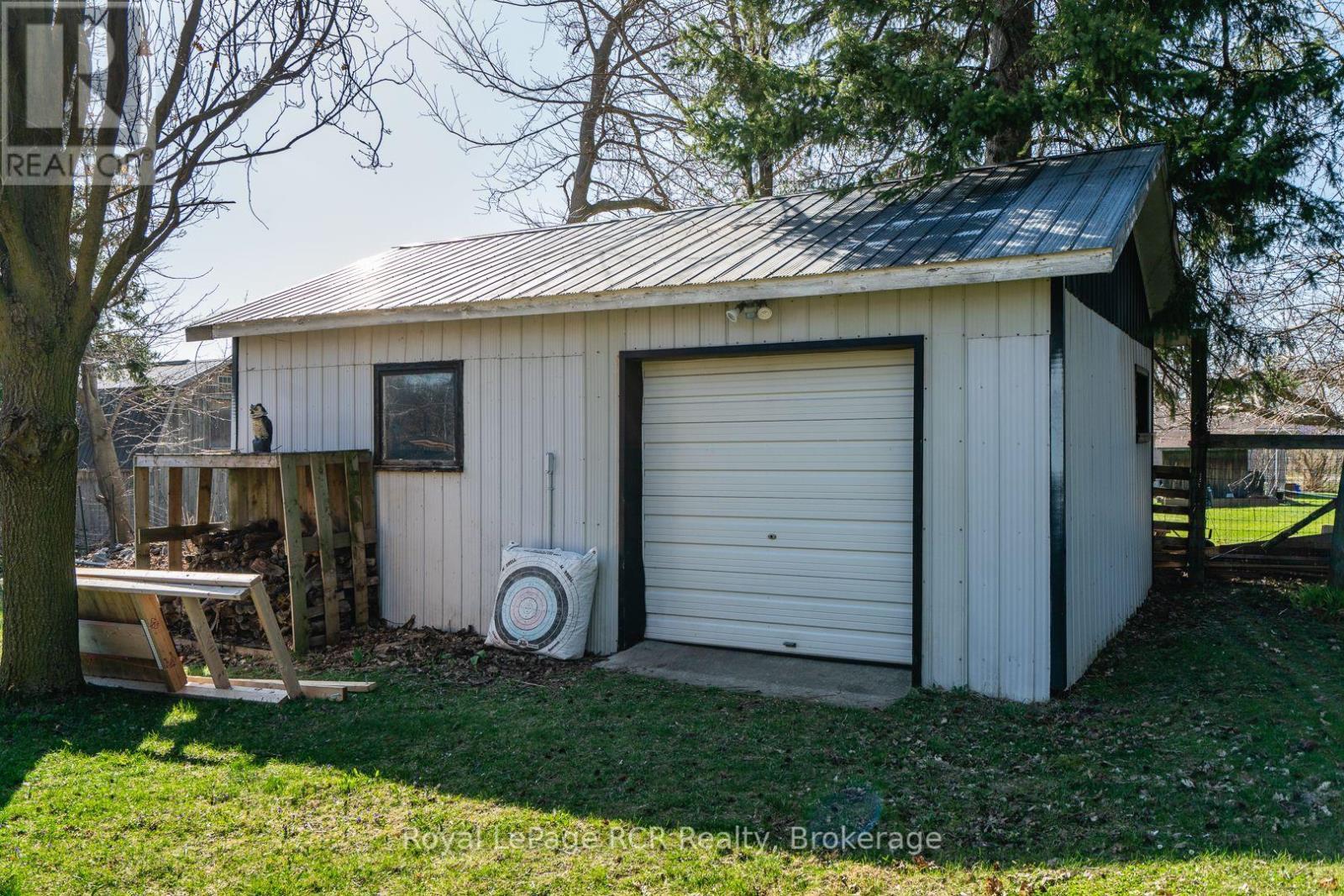 












99 MAITLAND STREET

,
Minto,




Ontario
N0G1Z0

