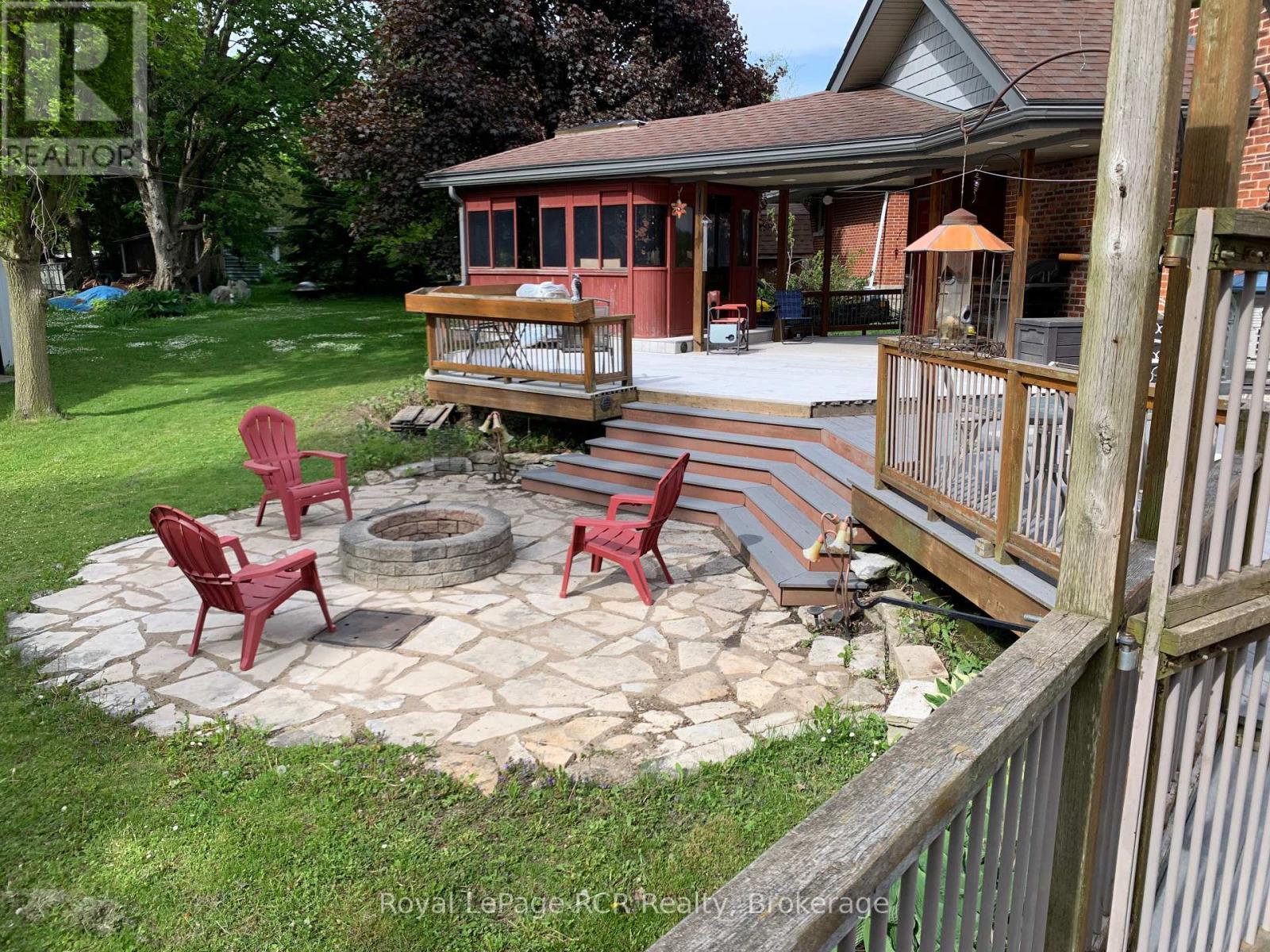 












99 MAITLAND STREET

,
Minto,




Ontario
N0G1Z0

