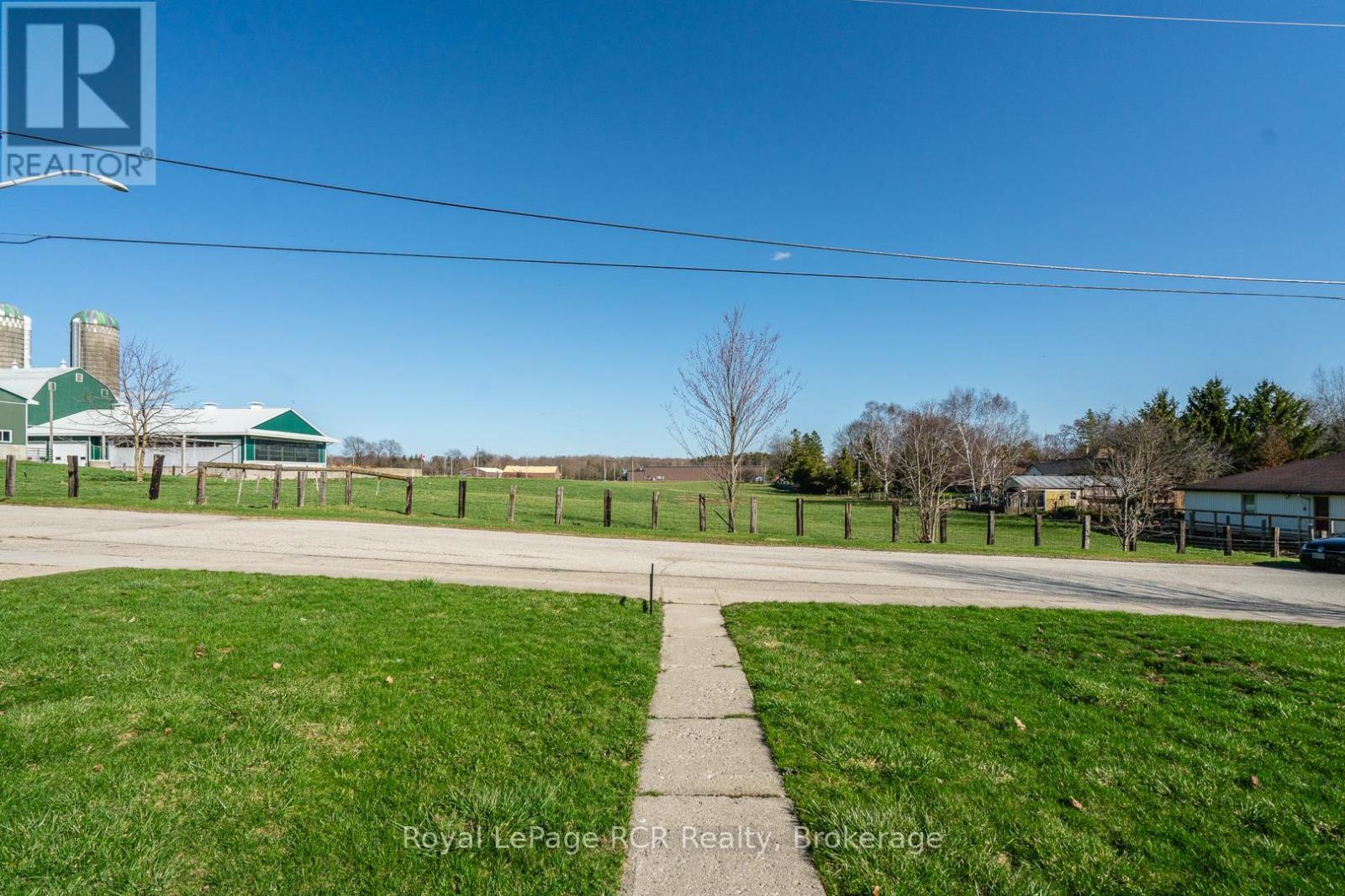 












99 MAITLAND STREET

,
Minto,




Ontario
N0G1Z0


