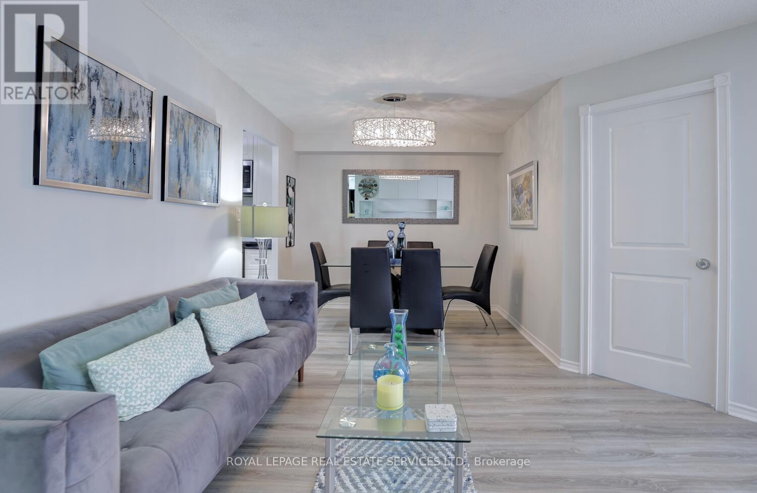 












702 - 155 HILLCREST AVENUE

,
Mississauga,




Ontario
L5B3Z2

