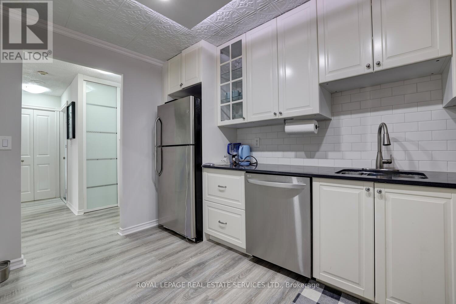 












702 - 155 HILLCREST AVENUE

,
Mississauga,




Ontario
L5B3Z2

