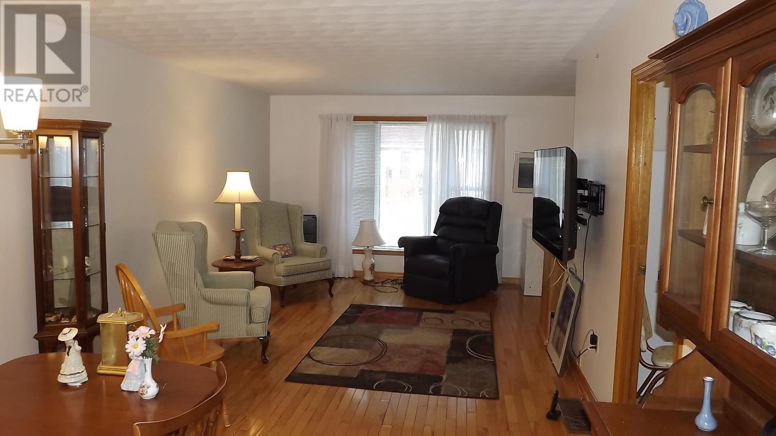












38 Blackwell RD

,
Elliot Lake,




Ontario
P5A1G5

