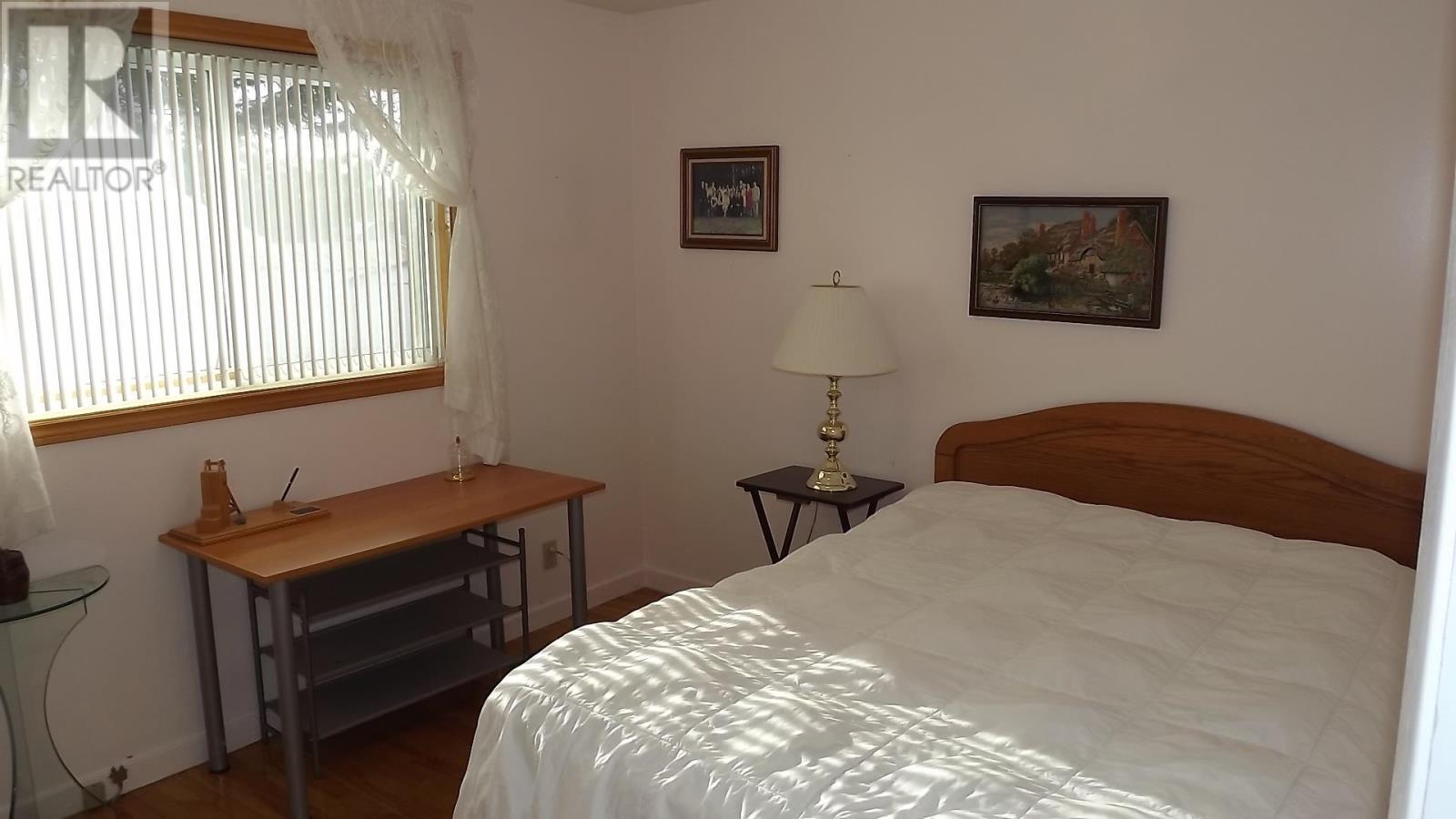 












38 Blackwell RD

,
Elliot Lake,




Ontario
P5A1G5

