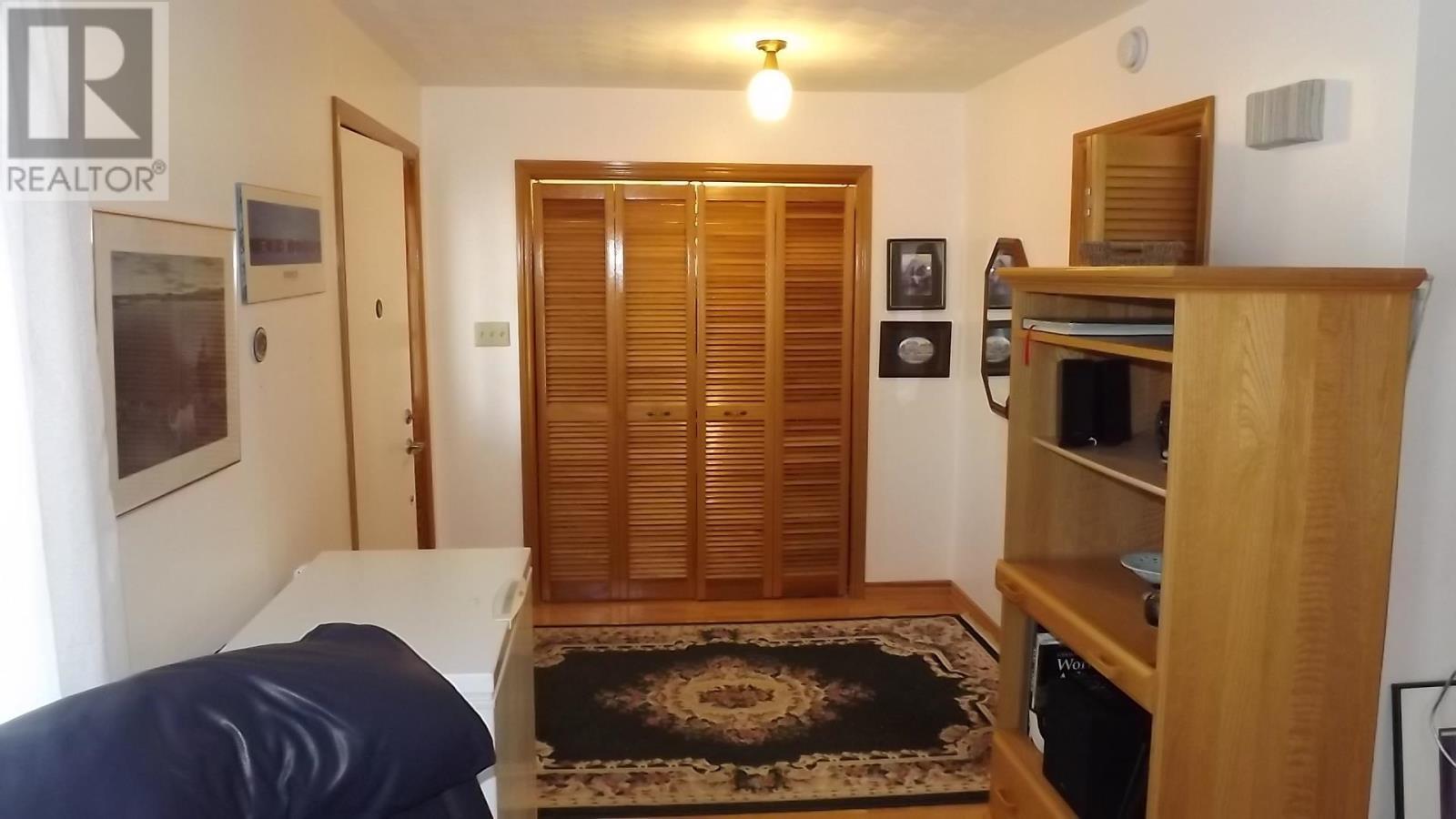












38 Blackwell RD

,
Elliot Lake,




Ontario
P5A1G5

