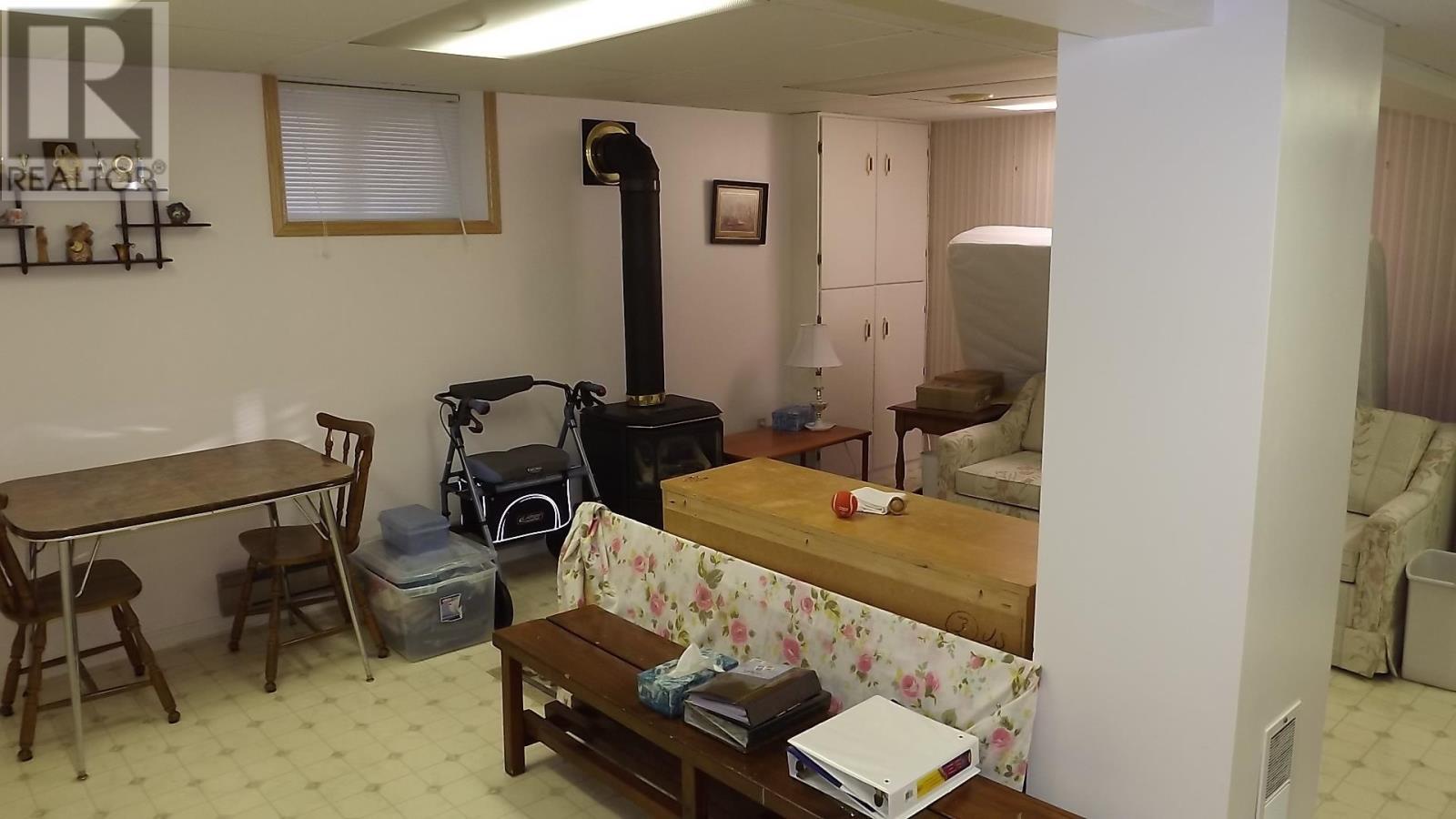 












38 Blackwell RD

,
Elliot Lake,




Ontario
P5A1G5

