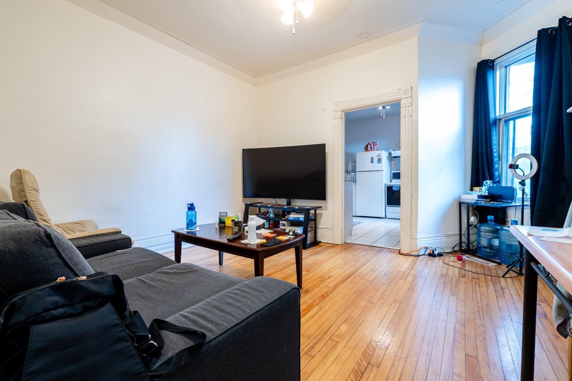 









5674

 - 5678


Rue Eadie

,
Montréal (Le Sud-Ouest),




QC
H4E3N3

