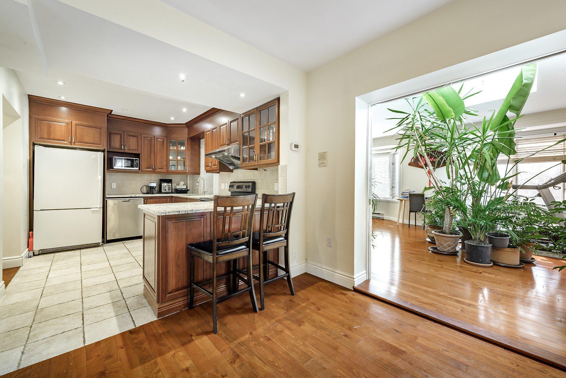









5011


Ch. Mira

,
Montréal (Côte-des-Neiges/Notre-Dame-de-Grâce),




QC
H3W2B9

