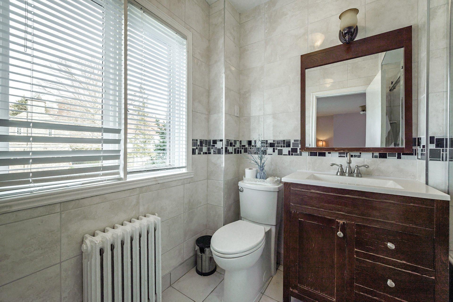 









5011


Ch. Mira

,
Montréal (Côte-des-Neiges/Notre-Dame-de-Grâce),




QC
H3W2B9

