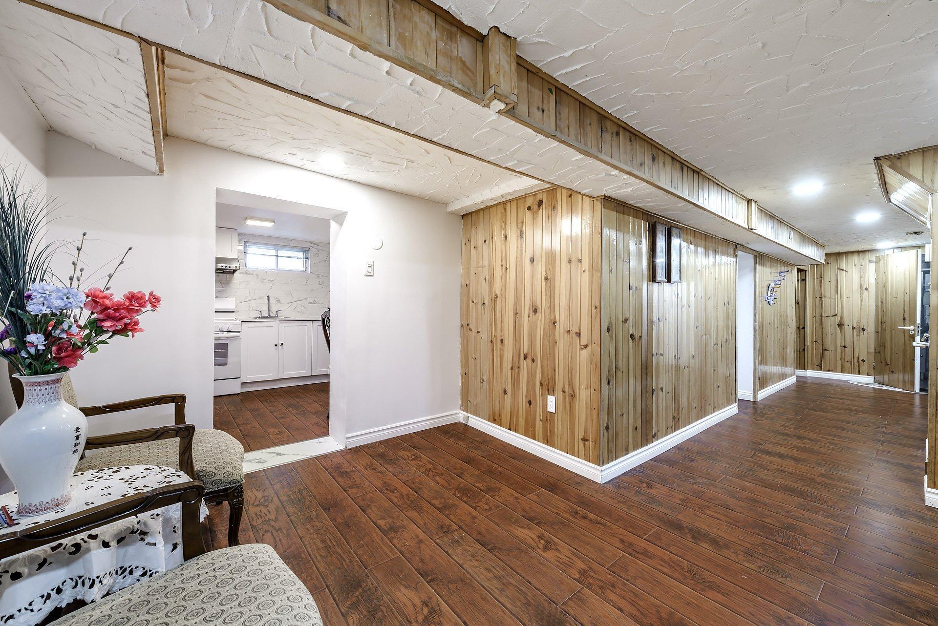 









5011


Ch. Mira

,
Montréal (Côte-des-Neiges/Notre-Dame-de-Grâce),




QC
H3W2B9

